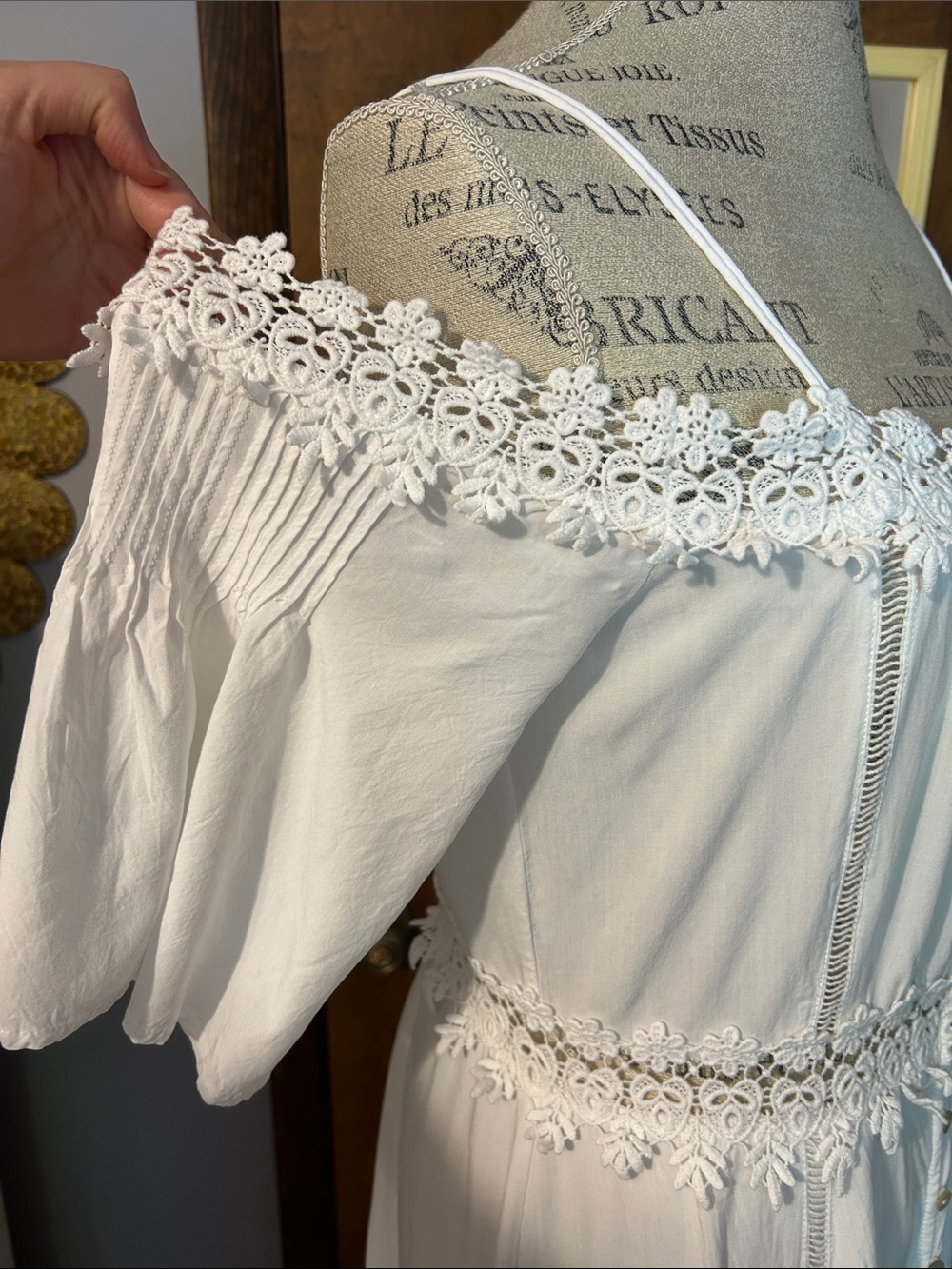 Beautiful Romantic Off-The-Shoulder White Dress - Picture 6 of 11